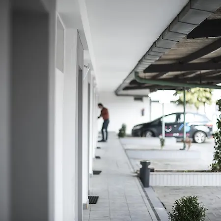 Am Park - Krefeld - Duesseldorf 3* Willich