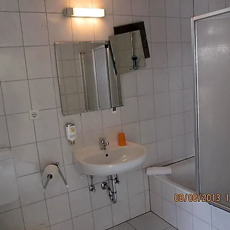 מלון Hotel Am Park - Willich - Duesseldorf - Krefeld 3*