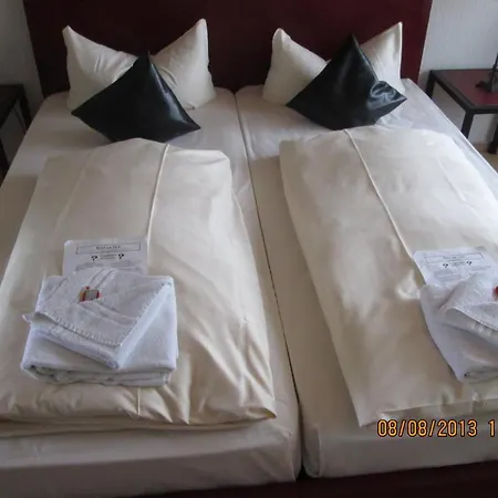 Am Park - Krefeld - Duesseldorf Otel