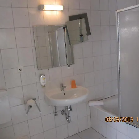 Otel Am Park - Krefeld - Duesseldorf Willich